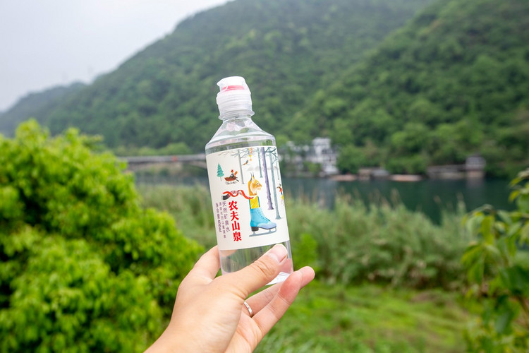 农夫山泉矢口否认自己的包装印刷语，算不算虚假宣传？