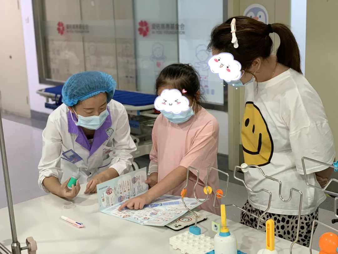 爱佑童乐园医务社工服务守护住院患儿的童年不留遗憾！